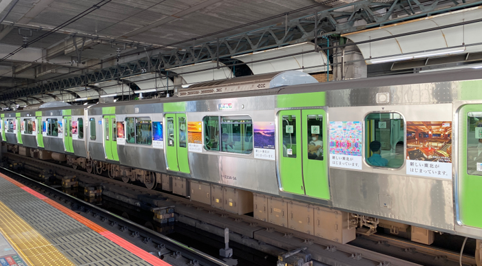 JR Yamanote Line Car Body Advertisement