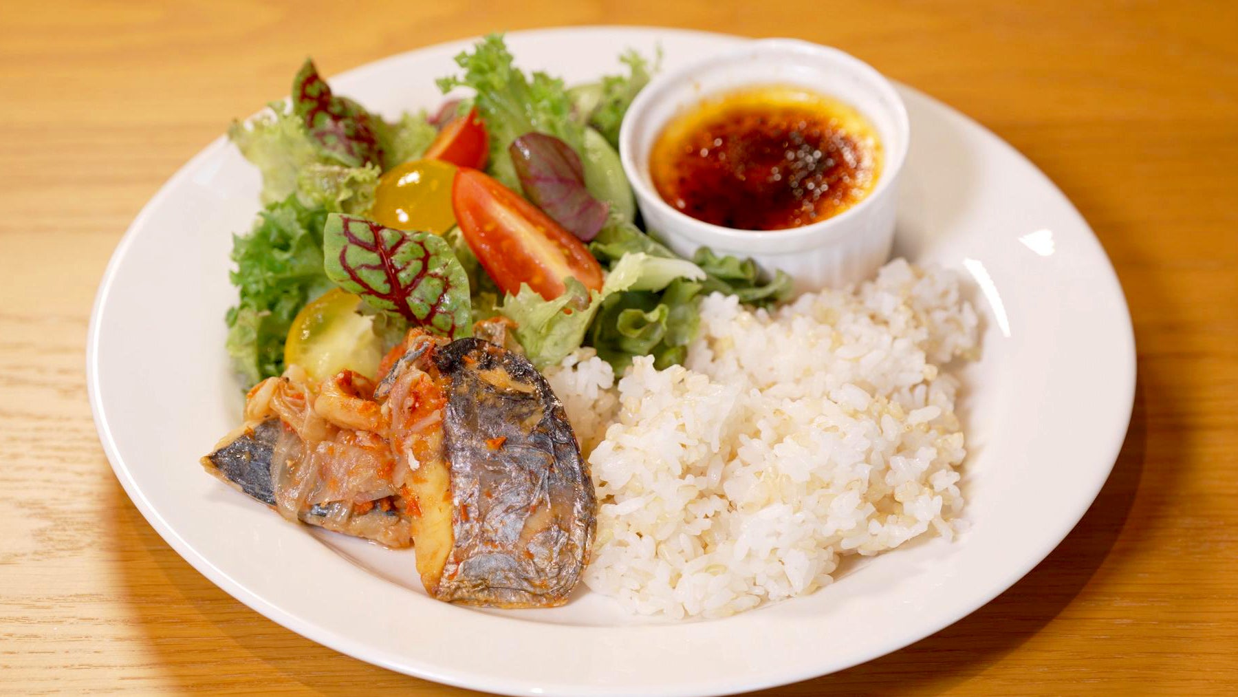 この日のメインはいわきで獲れたサワラのトマトソース煮