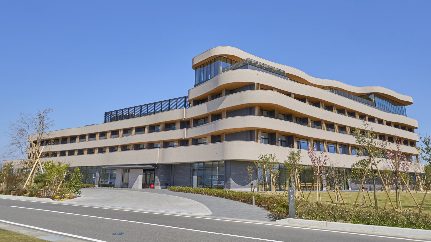 双葉の自然や産業の再生、町や人との再会、そしてゲストに再訪してもらうという、 3つの「ふたたび」の願いが込められているFUTATABI FUTABA FUKUSHIMA
