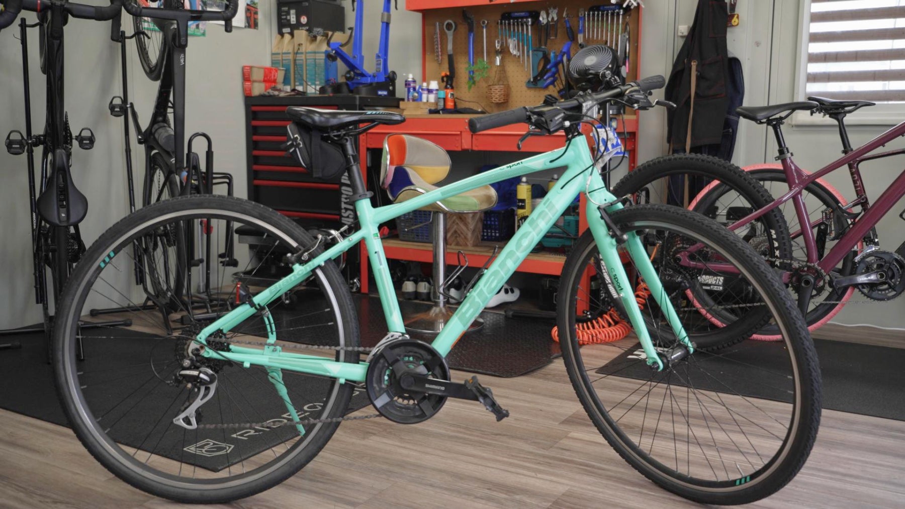 ピカピカにメンテナンスされたレンタサイクルは、ロード、クロス、e-bike、タンデム、折り畳み、お子さま用と種類も豊富