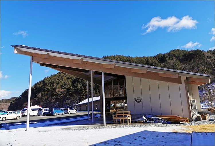復興交流館「あぜりあ」の外観写真
