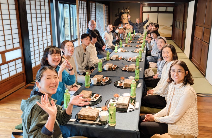 サムライガーリックを使ったにんにく味噌のおむすび弁当を参加者皆さんでいただきました