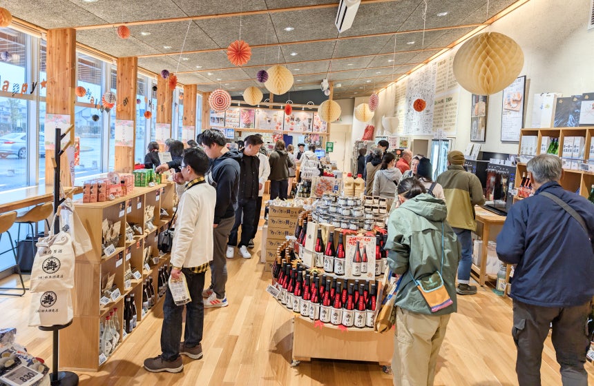 浪江の酒蔵・鈴木酒造店の日本酒がずらり