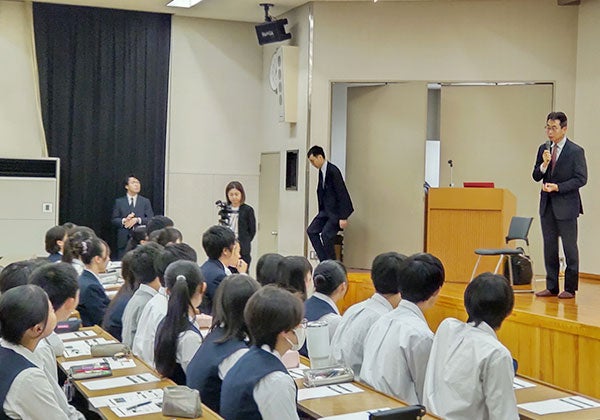 山梨学院高等学校