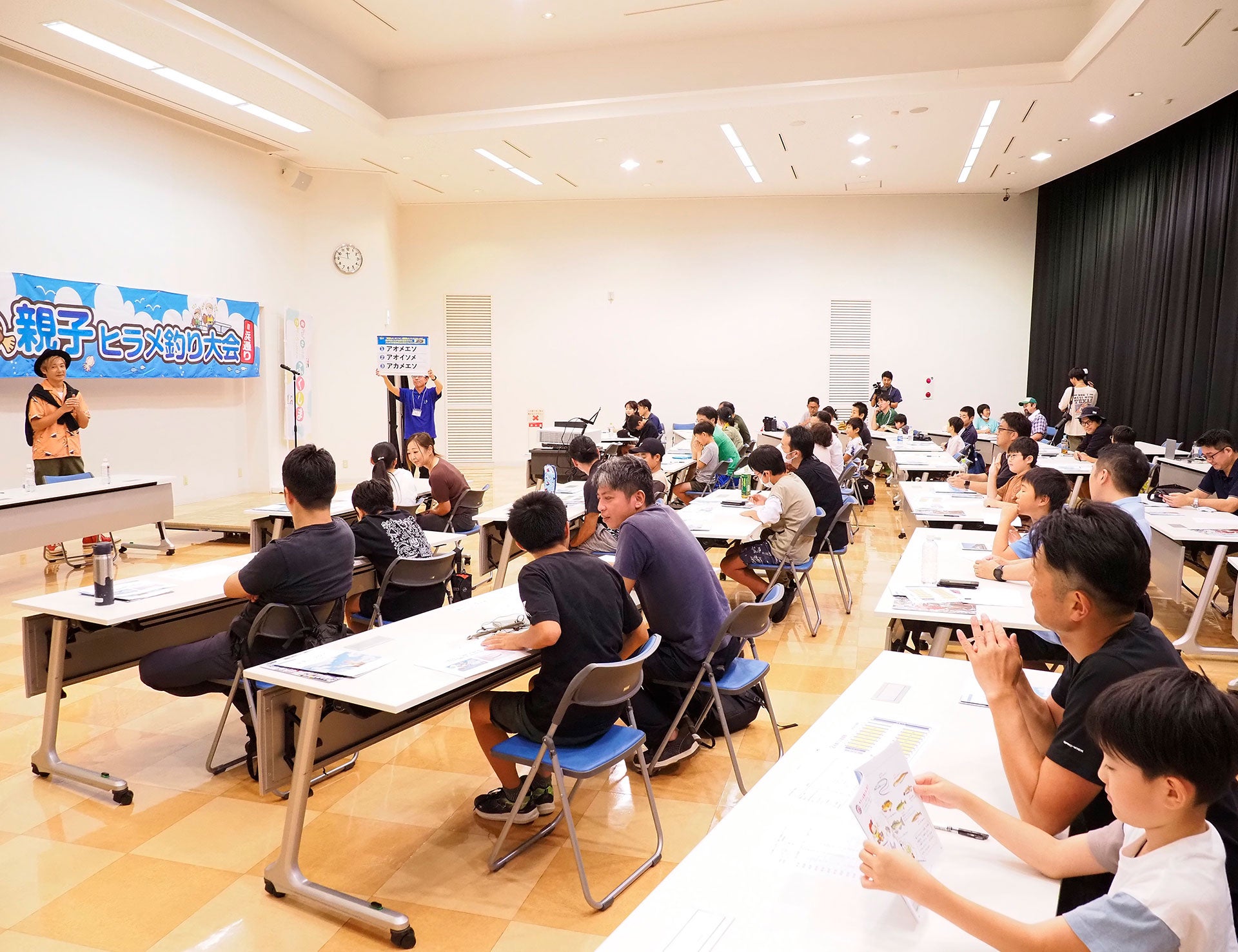 「親子ヒラメ釣り大会in浜通り」の様子