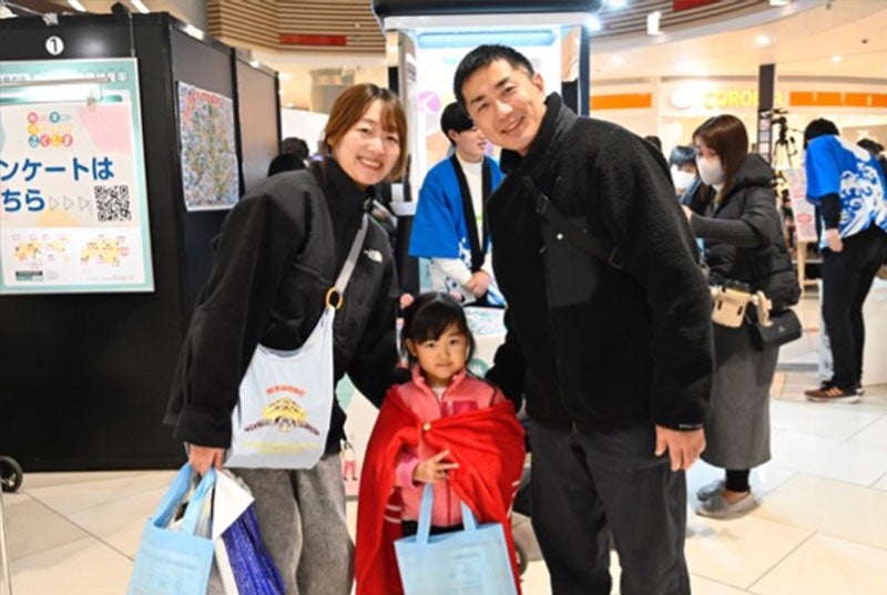 パネル展示＆巨大ガチャの様子4