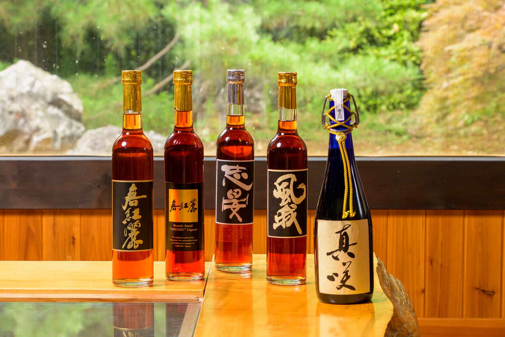 大内安男商店［福島県南相馬市］ 希少品種の梅を使った梅酒のターゲットを「アジア圏の富裕層」に定め、アプローチを行う。