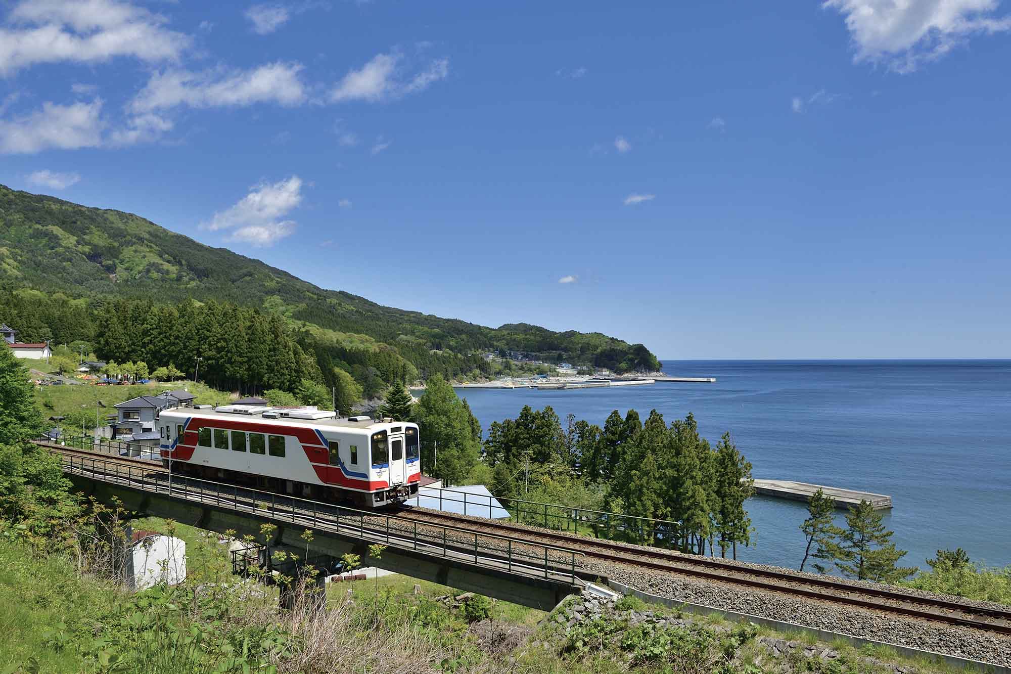 唐丹駅から吉浜駅間の美しい景色