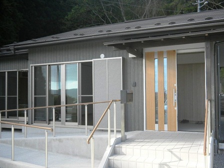 石巻市桑浜地区災害公営住宅（玄関スロープ部分）