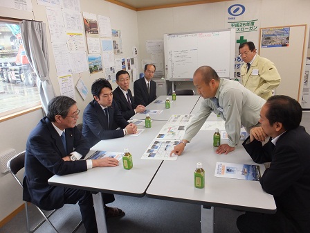 陸前高田市今泉地区土地区画整理事業概要説明、ベルトコンベア土砂運搬状況視察