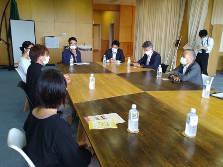 テラス石森での入居企業との意見交換(於:田村市)