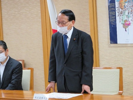 岩手県知事との意見交換(於:岩手県庁)