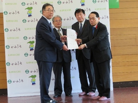 川内村長との意見交換(於:川内村役場)