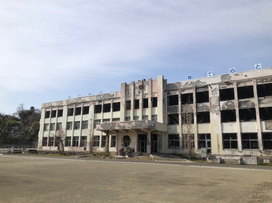 震災遺構門脇小学校（石巻市）が一般公開されました（４月３日）