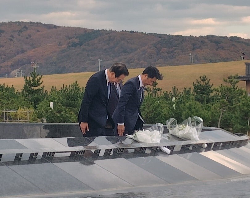 ■石巻南浜津波復興祈念公園での献花・黙祷(於:石巻市)①