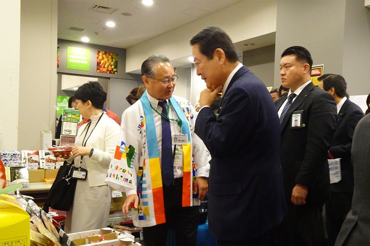 ■福島県産品展示販売視察（牧野復興大臣）