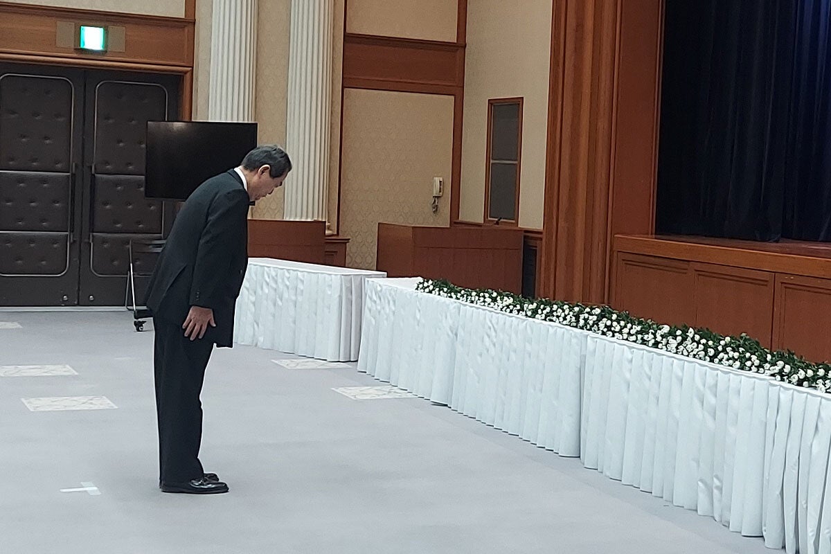 ■宮城県庁にて献花・黙とう（仙台市於）