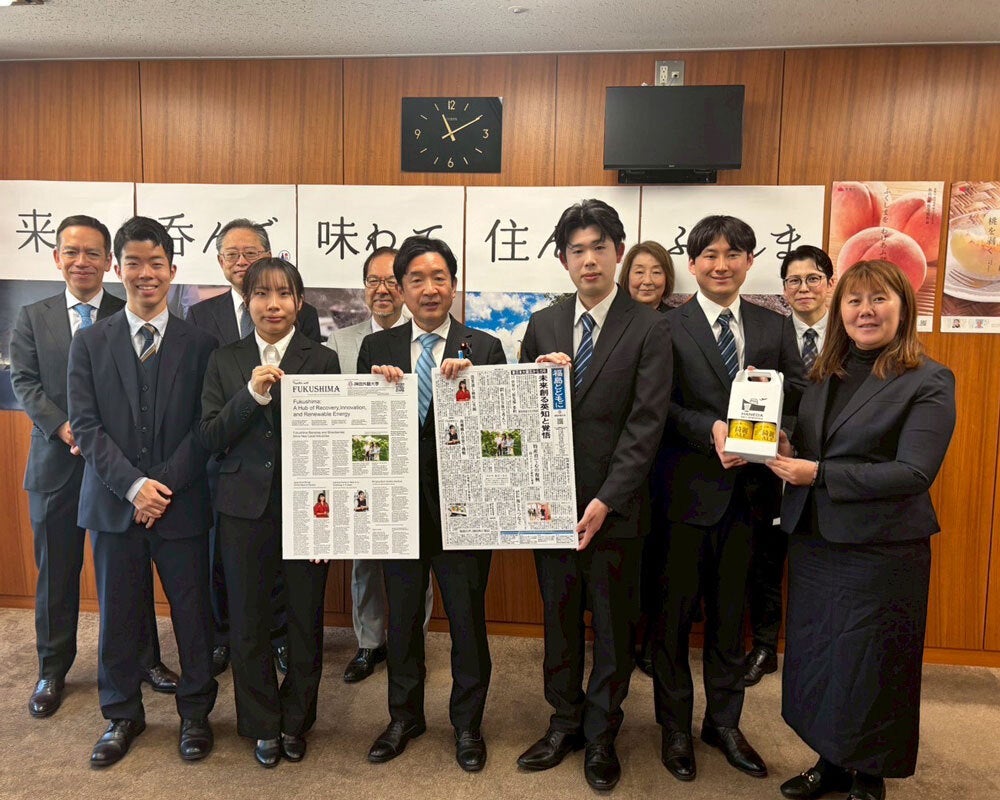 ■ 贈呈式の様子（集合写真）