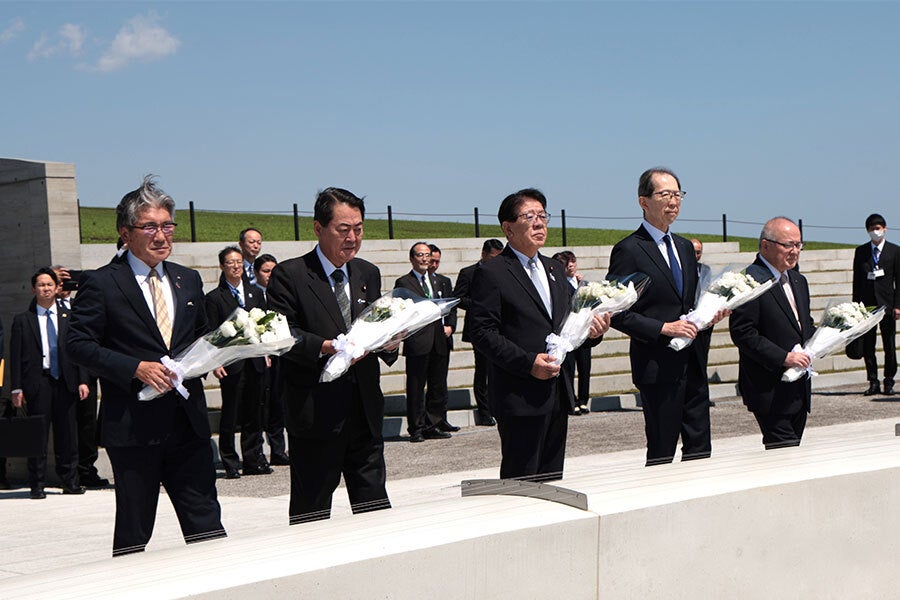 牧野復興大臣の福島県復興祈念公園 国営追悼・祈念施設献花式出席（令和８年５月２日）