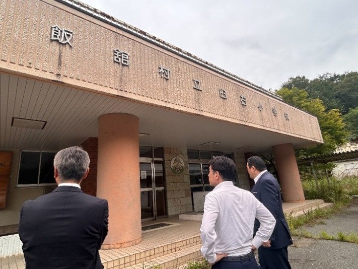 旧臼石小学校（於：飯舘村）