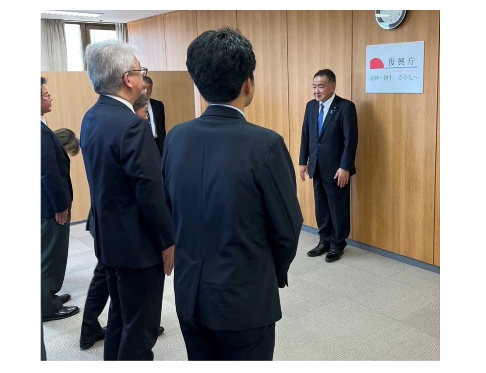■福島復興局での職員激励(於:福島市)